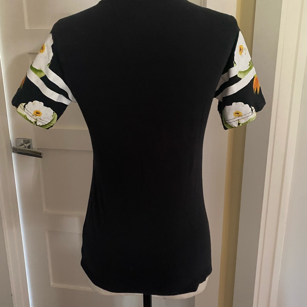 Black Cotton ‘Asphalt’ T-Shirt/Floral Print Details/EUC/Size M - Picture 2 of 3